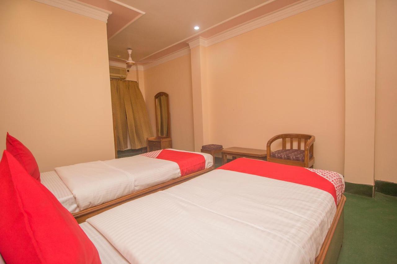 Oyo 48133 Hotel Payel Malda Екстер'єр фото