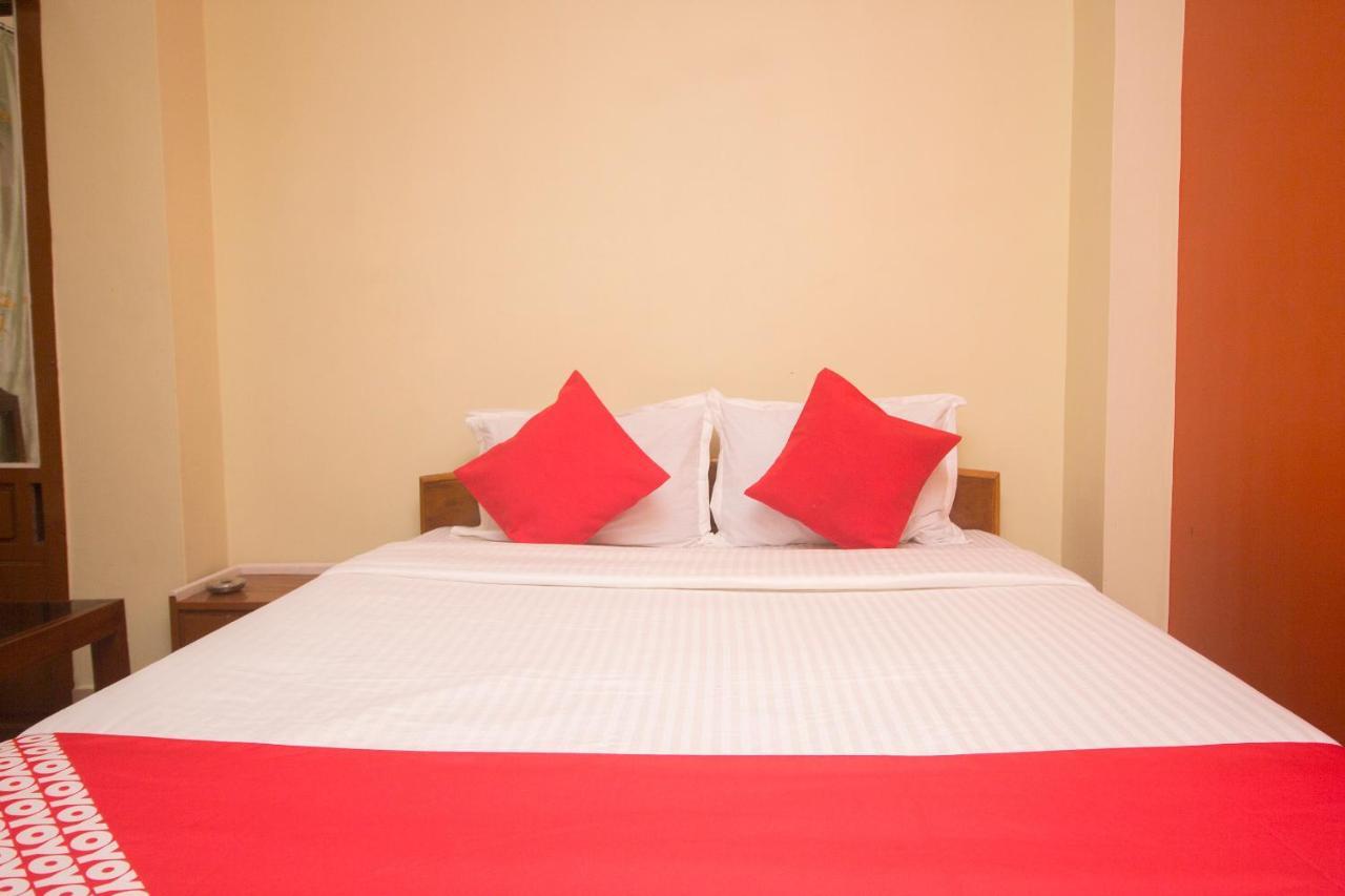 Oyo 48133 Hotel Payel Malda Екстер'єр фото