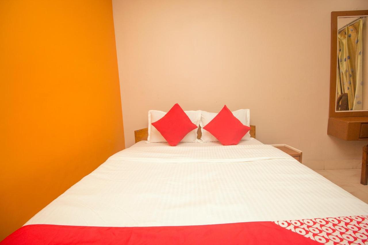 Oyo 48133 Hotel Payel Malda Екстер'єр фото