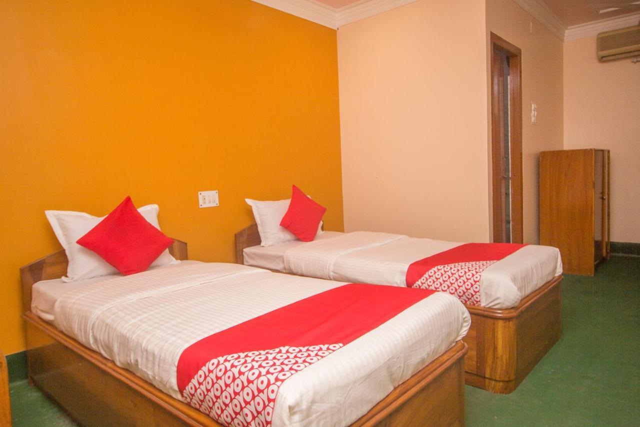 Oyo 48133 Hotel Payel Malda Екстер'єр фото